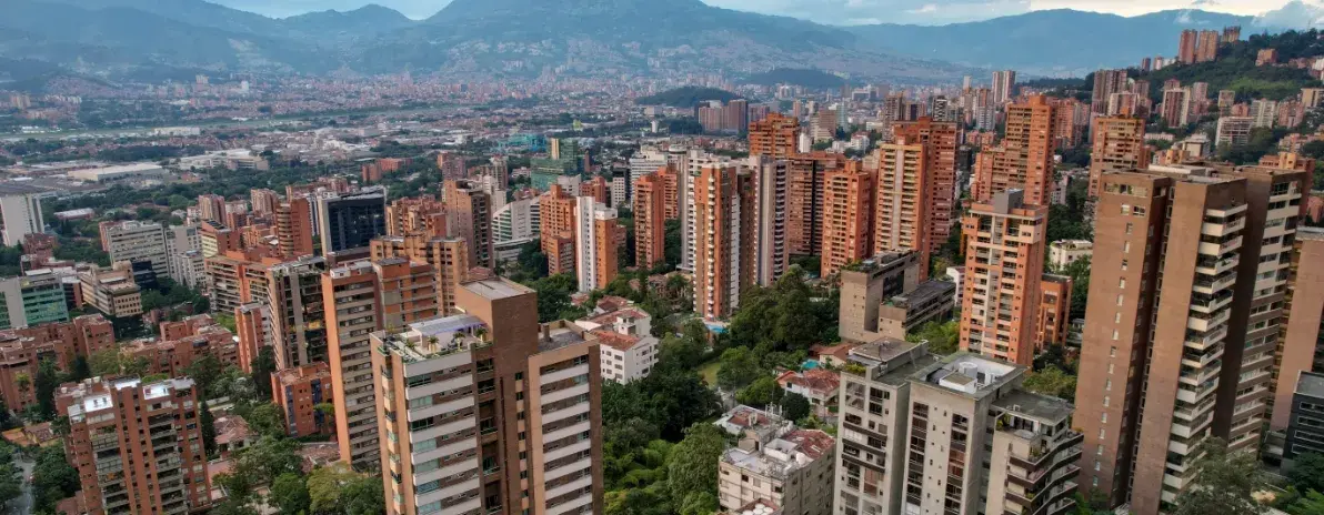 Concesionario de camionetas híbridas y eléctricas en Medellín